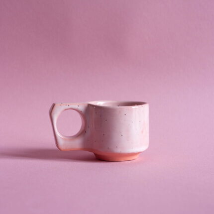 porcelanowa filizanka espresso | espresso porcelain cup | ceramika handmade inspirowana naturą | nordic inspired handmade ceramics | ręcznie robiona ceramika artystyczna | handmade ceramics inspired by the sea | ceramika inspirowana nordyckim wybrzeżem | nordic coastal ceramics | ceramika inspirowana oceanem | ceramics inspired by northern landscapes | unikatowa ceramika handmade | slow design handmade ceramics | ceramika z naturalną fakturą | textured handmade ceramics | ceramika użytkowa handmade | functional handmade ceramics | ceramika inspirowana lofotami | nordic sea inspired ceramics | nowa kolekcja ceramiki handmade | artisanal ceramic collection | ceramika z duszą | ceramics made slowly by hand | pantone cloud dancer | vogue living