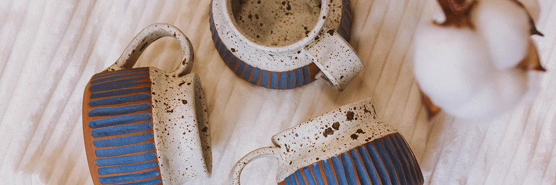 seasalt and snow | seasalt and pepper | nordic coastal vibe mug | ceramika handmade inspirowana naturą | nordic inspired handmade ceramics | ręcznie robiona ceramika artystyczna | handmade ceramics inspired by the sea | ceramika inspirowana nordyckim wybrzeżem | nordic coastal ceramics | ceramika inspirowana oceanem | ceramics inspired by northern landscapes | unikatowa ceramika handmade | slow design handmade ceramics | ceramika z naturalną fakturą | textured handmade ceramics | ceramika użytkowa handmade | functional handmade ceramics | ceramika inspirowana lofotami | nordic sea inspired ceramics | nowa kolekcja ceramiki handmade | artisanal ceramic collection | ceramika z duszą | ceramics made slowly by hand