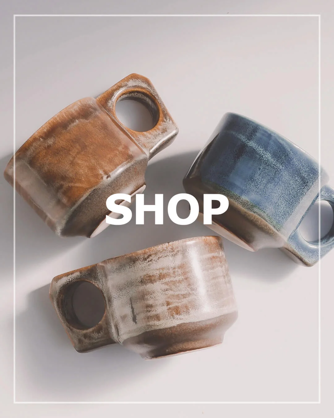 ceramika handmade inspirowana naturą | nordic inspired handmade ceramics | ręcznie robiona ceramika artystyczna | handmade ceramics inspired by the sea | ceramika inspirowana nordyckim wybrzeżem | nordic coastal ceramics | ceramika inspirowana oceanem | ceramics inspired by northern landscapes | unikatowa ceramika handmade | slow design handmade ceramics | ceramika z naturalną fakturą | textured handmade ceramics | ceramika użytkowa handmade | functional handmade ceramics | ceramika inspirowana lofotami | nordic sea inspired ceramics | nowa kolekcja ceramiki handmade | artisanal ceramic collection | ceramika z duszą | ceramics made slowly by hand
