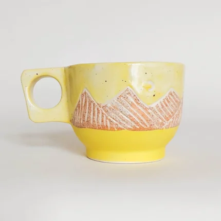 cotton-candy-sky-mountains-porcelain-handmade-cup-jira-ceramics-porcelanowa-filizanka-handmade-gory-slow-made-ceramika-handmade-recznierzezbiona
