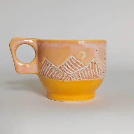 cotton-candy-sky-mountains-porcelain-handmade-cup-jira-ceramics-porcelanowa-filizanka-handmade-gory-slow-made-ceramika-handmade-recznierzezbiona